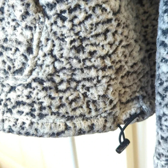 Pink Victoria's Secret Black & White Sherpa Fleece Hoodie Sweater - Picture 2 of 7